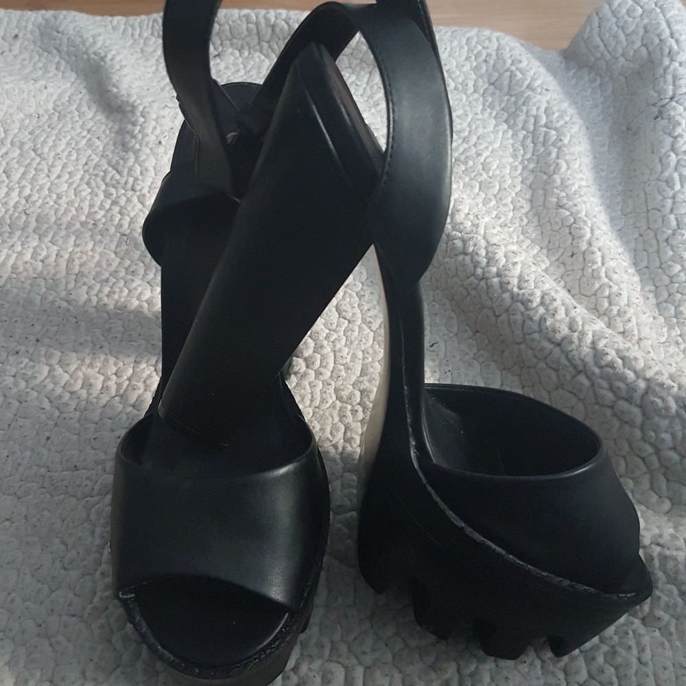 Black platform heel